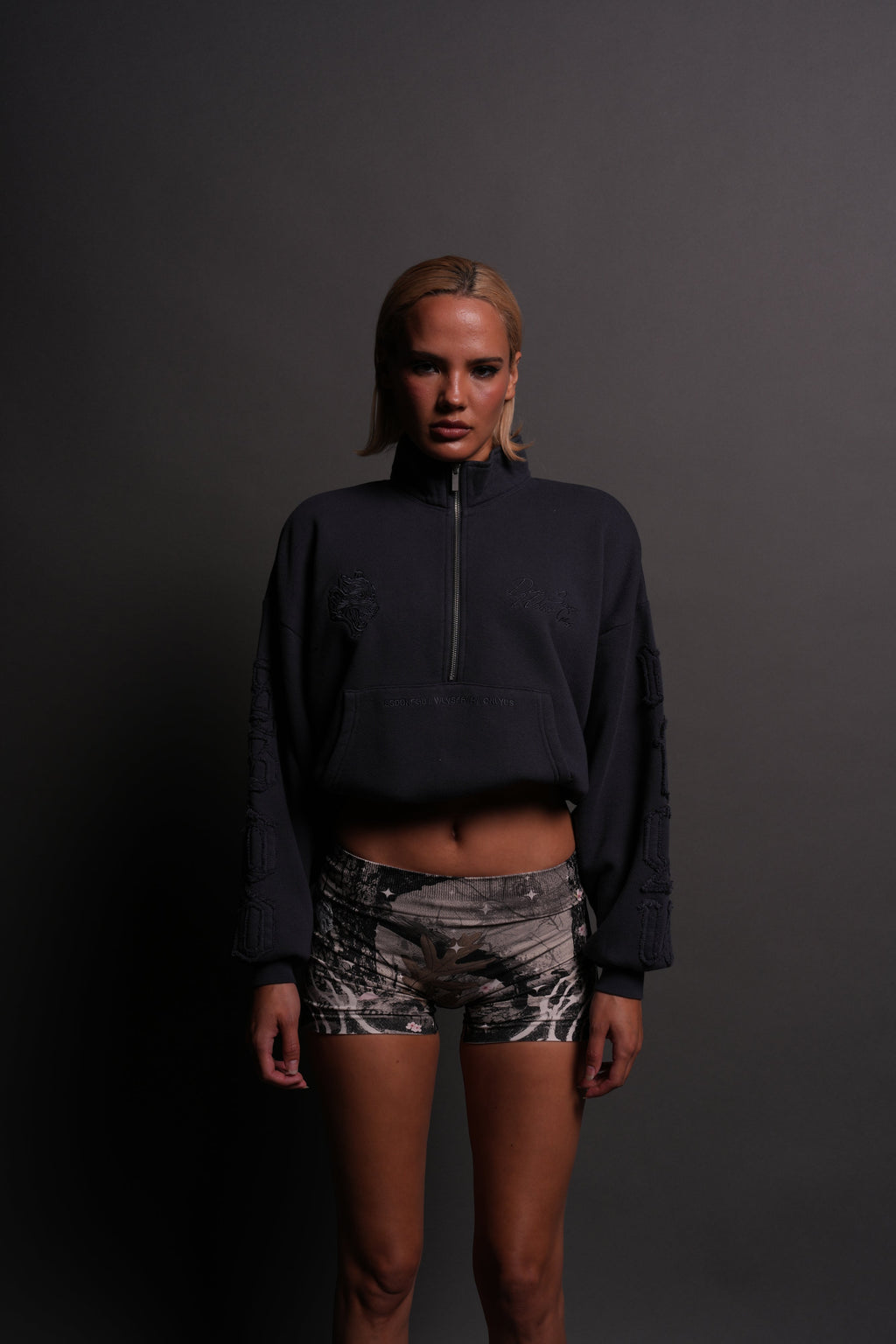 Our Mantra Appliqué Oversized "Everson" Mockneck in Midnight Blue - imagem 1