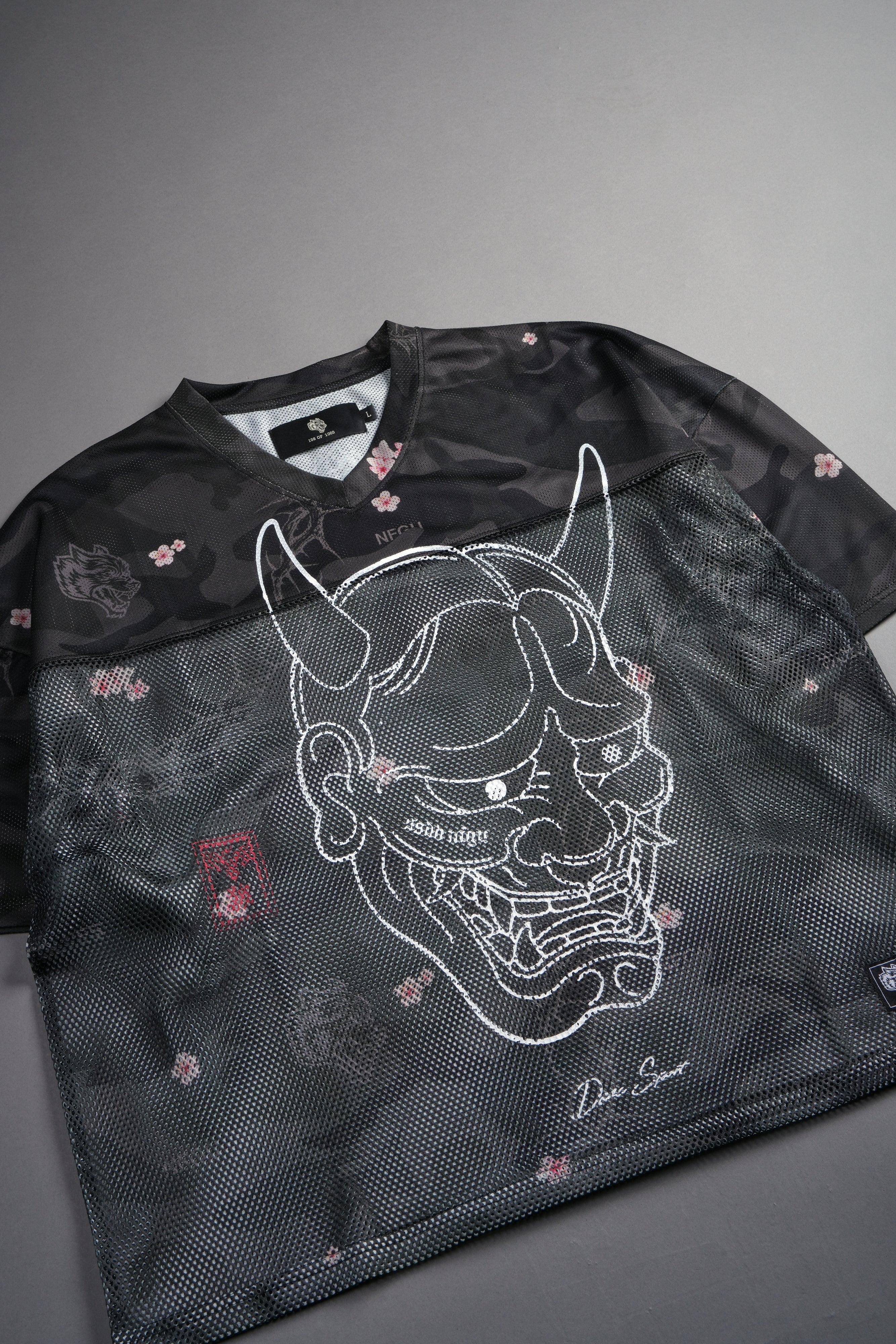 Ghost Oni Emmitt Football Jersey in Warrior In A Garden Black Camo — imagem 13