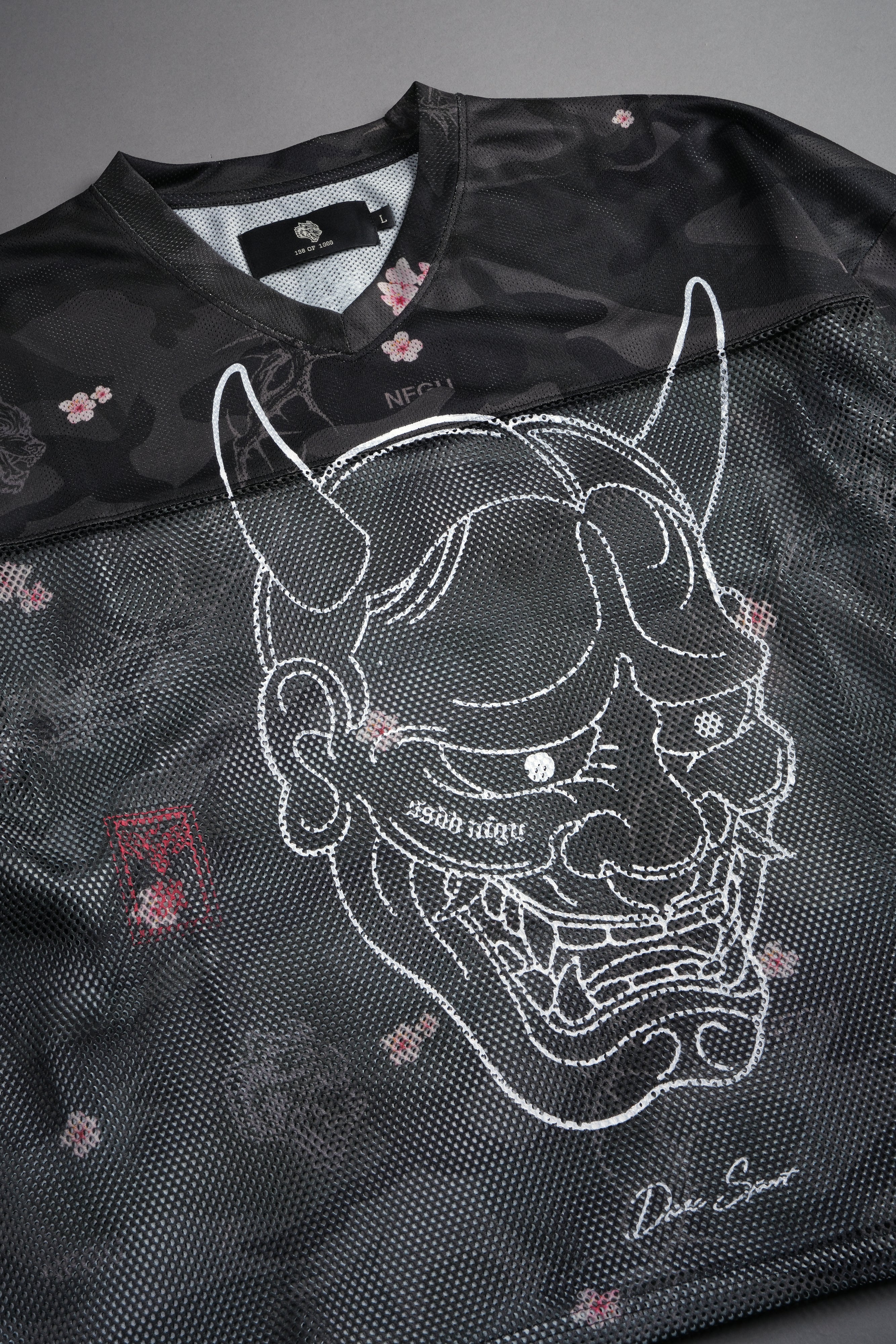 Ghost Oni Emmitt Football Jersey in Warrior In A Garden Black Camo — imagem 14