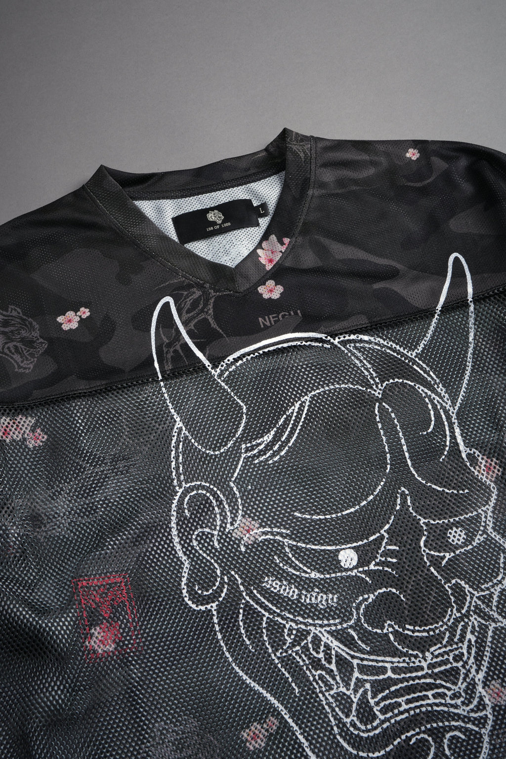 Ghost Oni Emmitt Football Jersey in Warrior In A Garden Black Camo — imagem 15