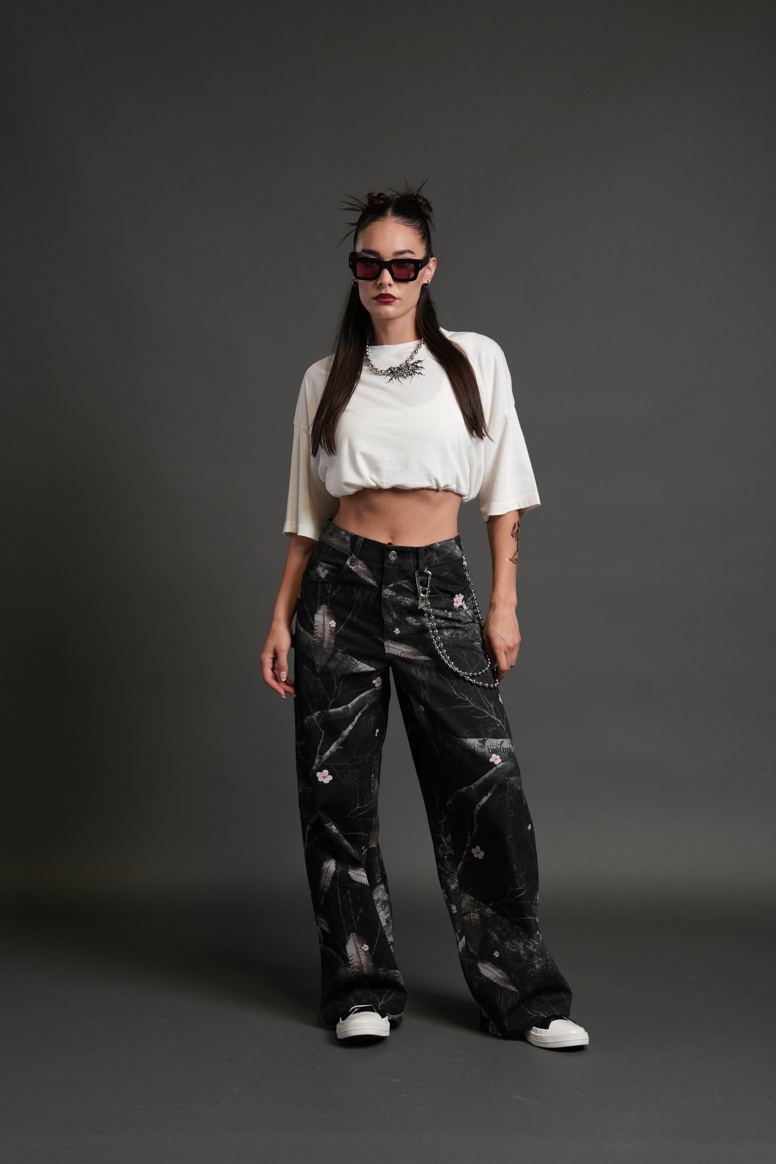 Forged From Iron Bungee Cropped Tee in Cream — imagem 5