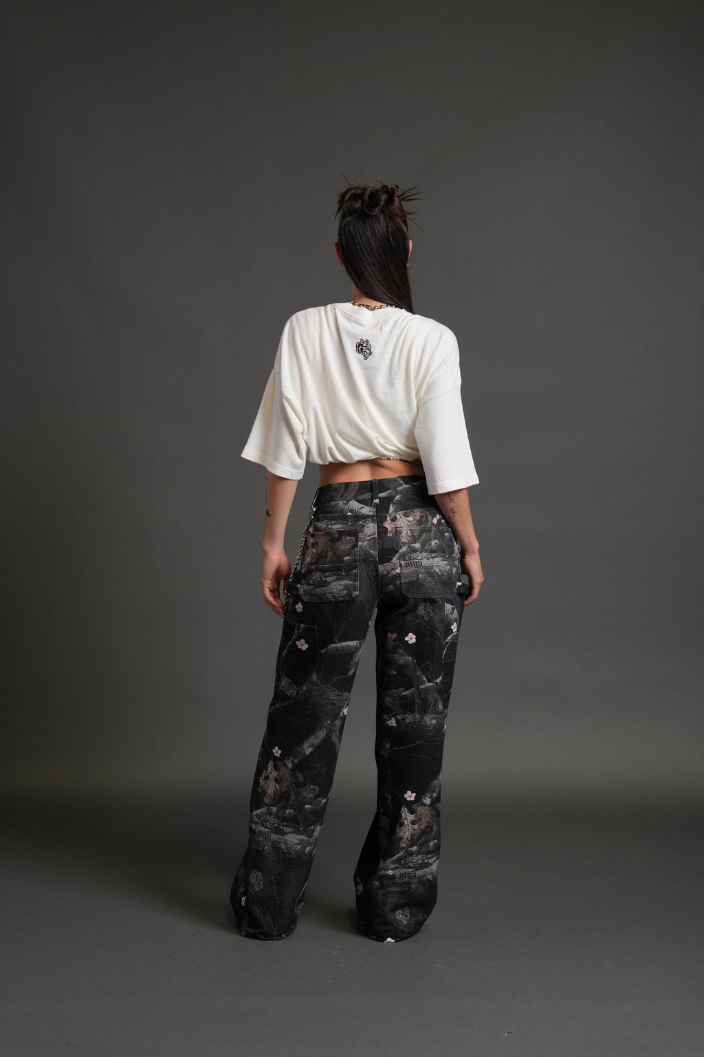 Forged From Iron Bungee Cropped Tee in Cream — imagem 6