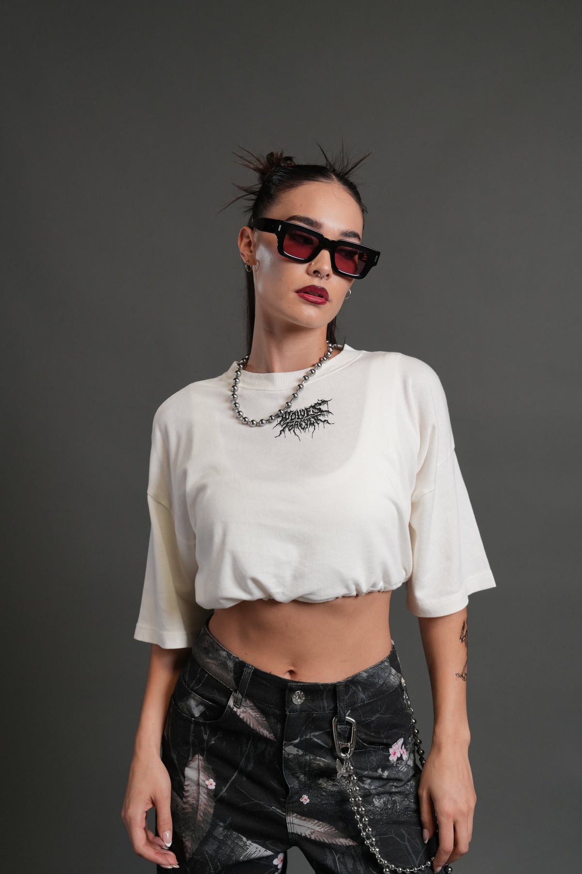 Forged From Iron Bungee Cropped Tee in Cream - imagem 1