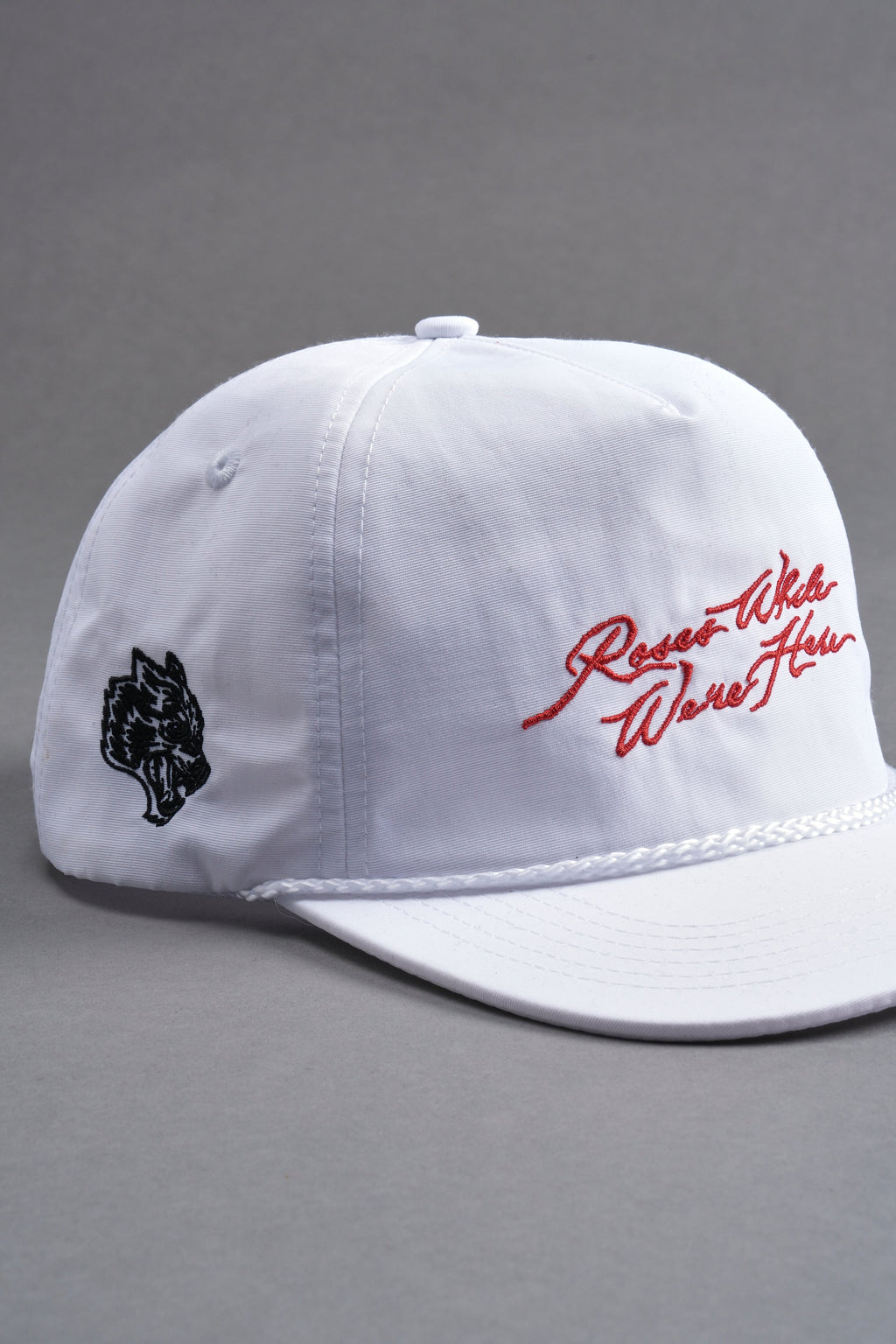 Roses While We're Here Paradise Hat in Cream/Black — imagem 6