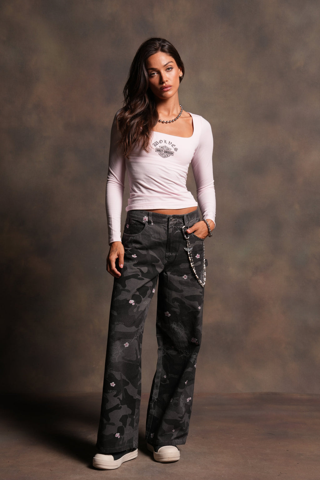 Wolves Chopper Wide Leg Carpenter Pant in Warrior In A Garden Black Camo - imagem 5