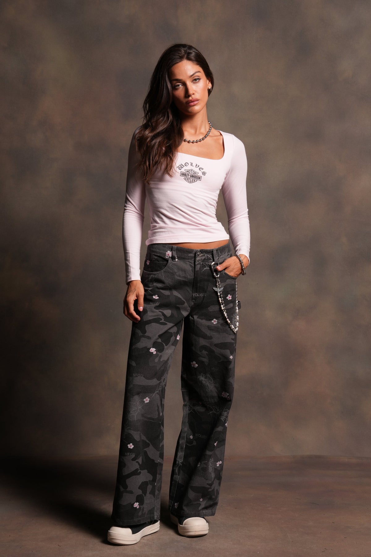 Wolves Chopper Wide Leg Carpenter Pant in Warrior In A Garden Black Camo - imagem 5