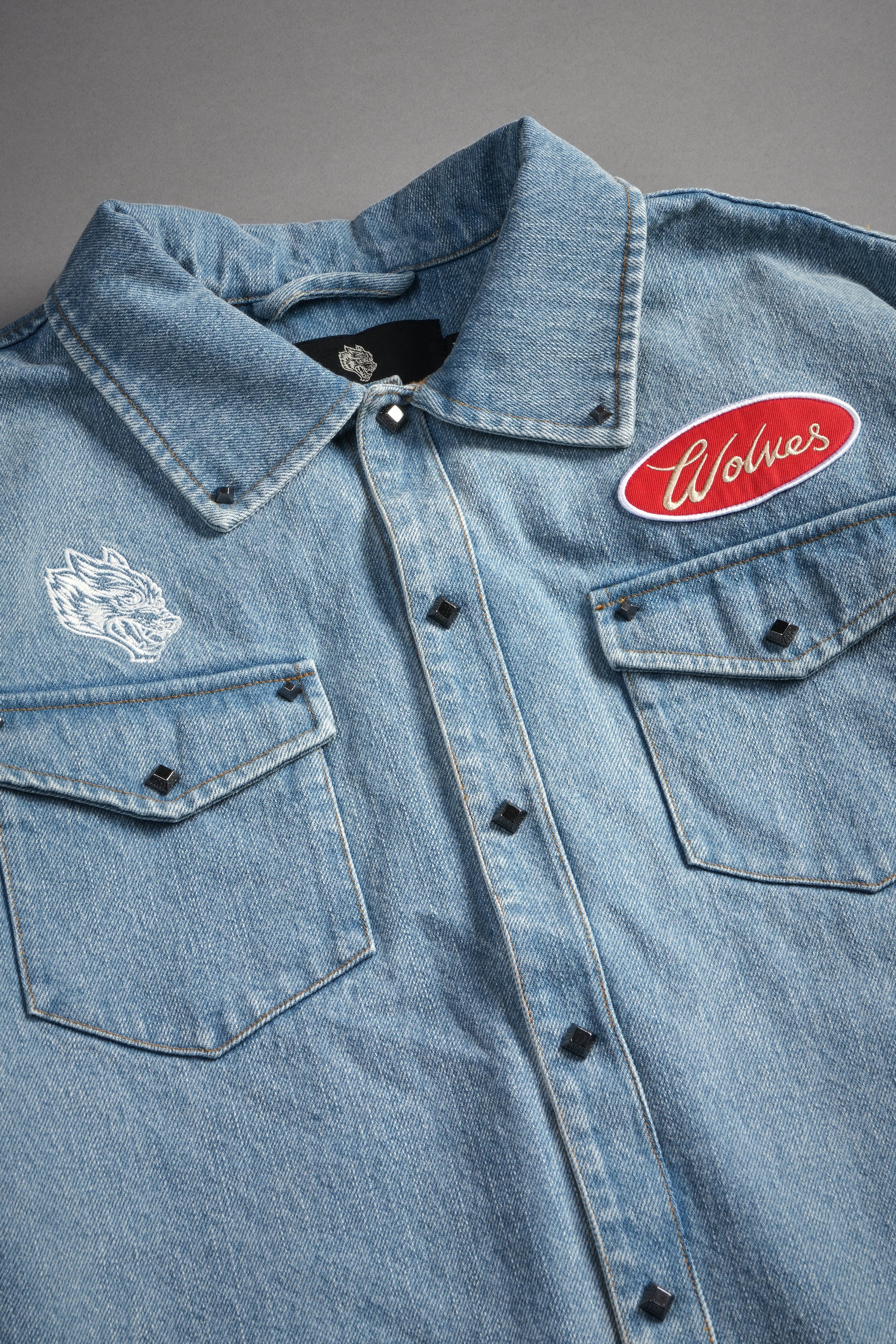 Wlvsfrvr Patch Winslow Denim Shirt Jacket in Light Wash — imagem 15