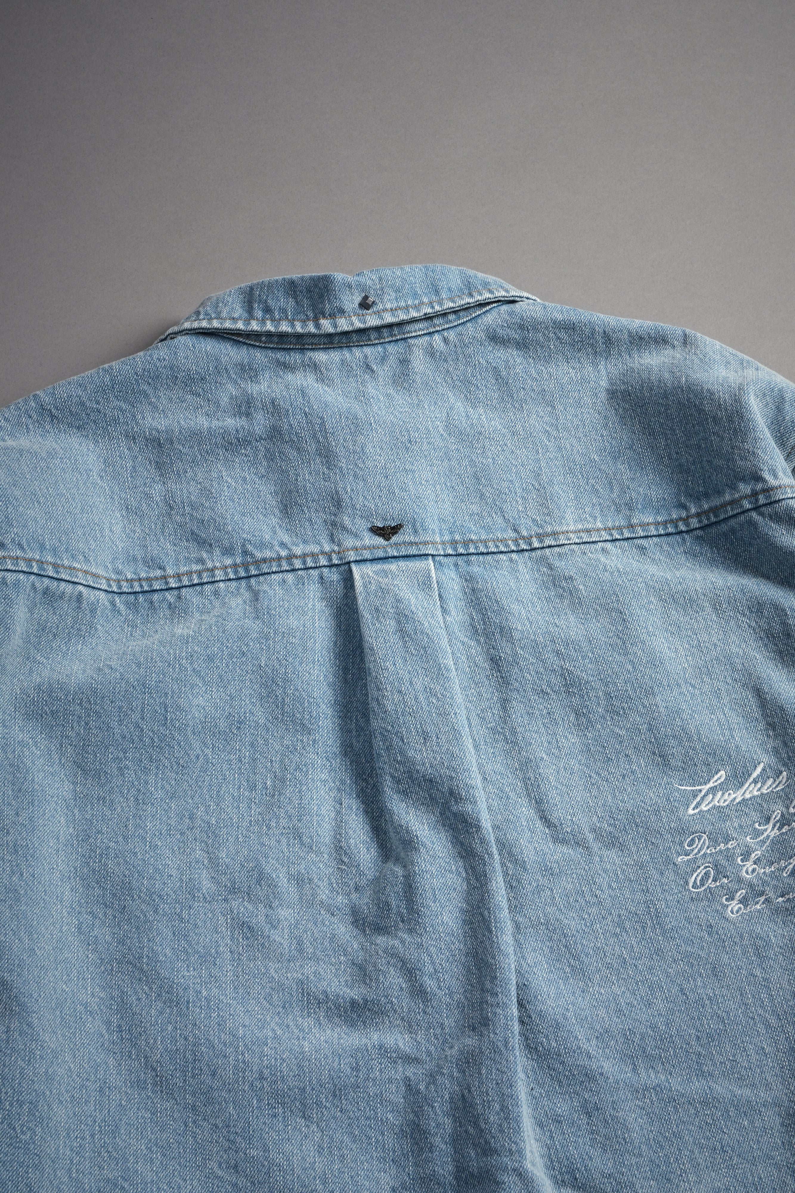 Wlvsfrvr Patch Winslow Denim Shirt Jacket in Light Wash — imagem 18