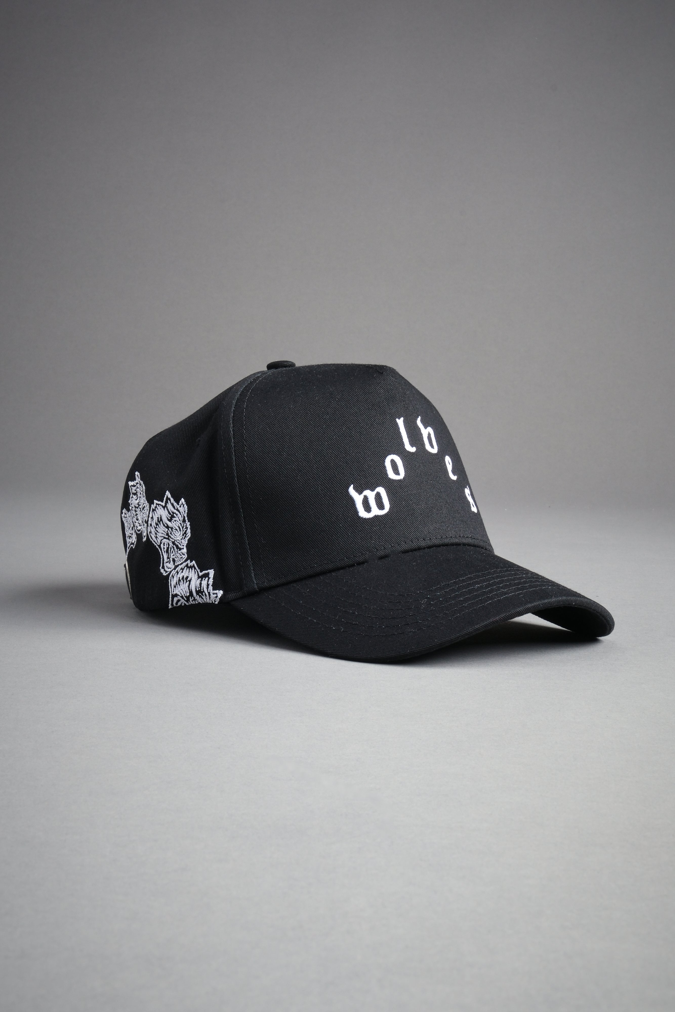 Surrounded Oni 5 Panel Hat in Black — imagem 7