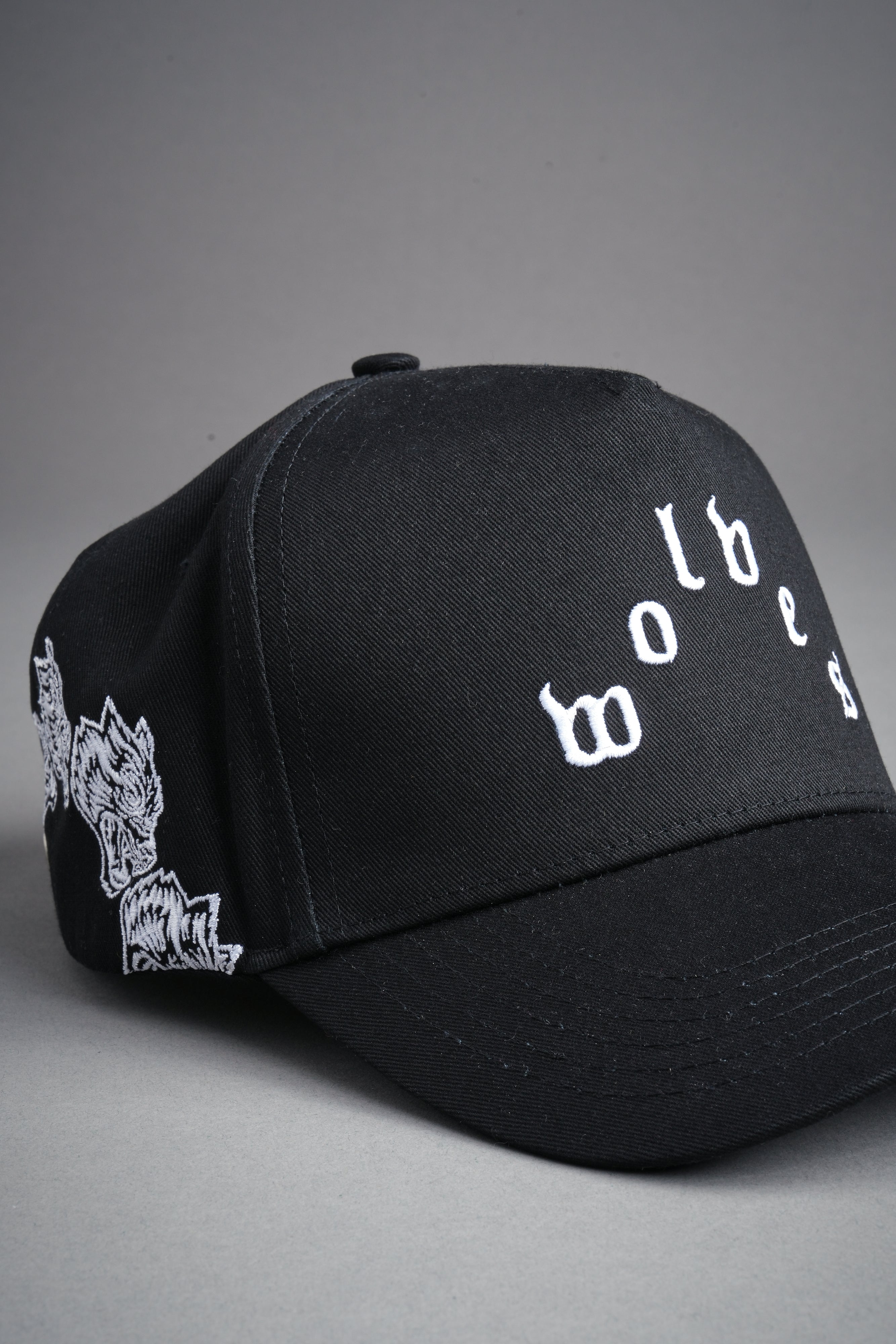Surrounded Oni 5 Panel Hat in Black — imagem 8