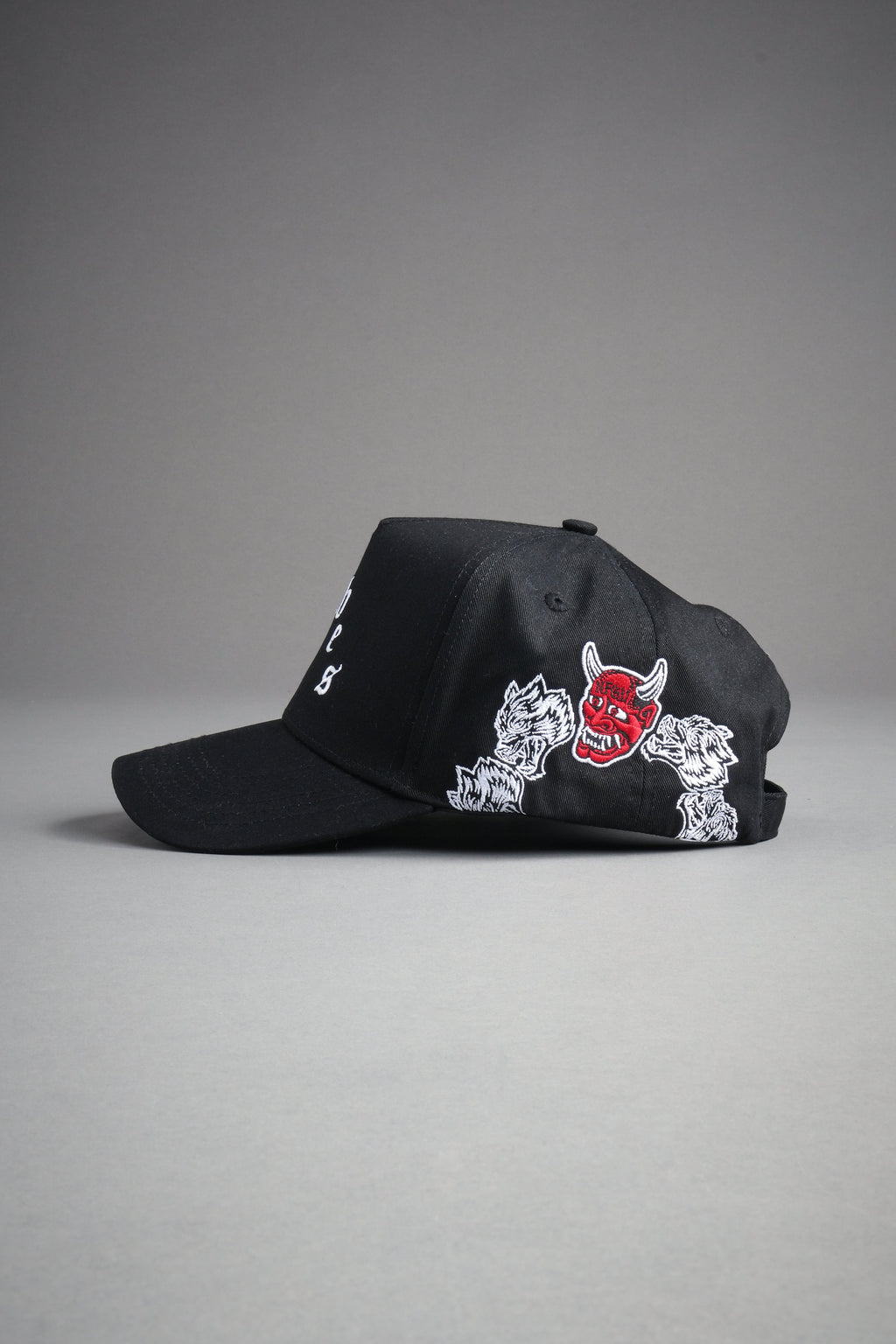 Surrounded Oni 5 Panel Hat in Black — imagem 12