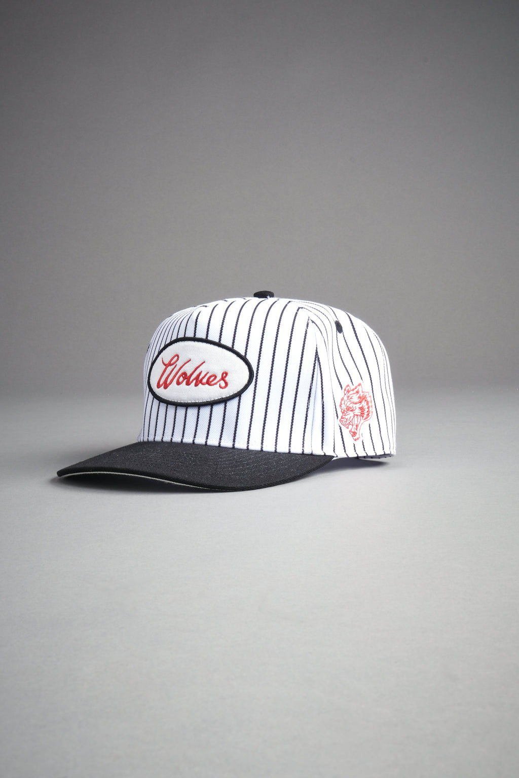 Wolves Cursive A Frame Snapback in White/Black Pinstripe — imagem 6