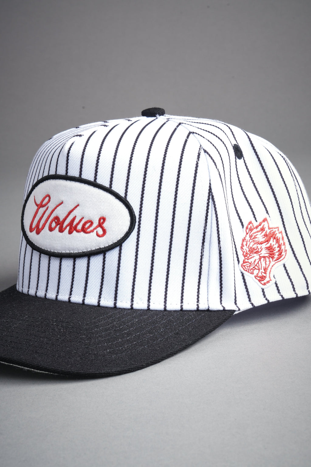 Wolves Cursive A Frame Snapback in White/Black Pinstripe — imagem 7