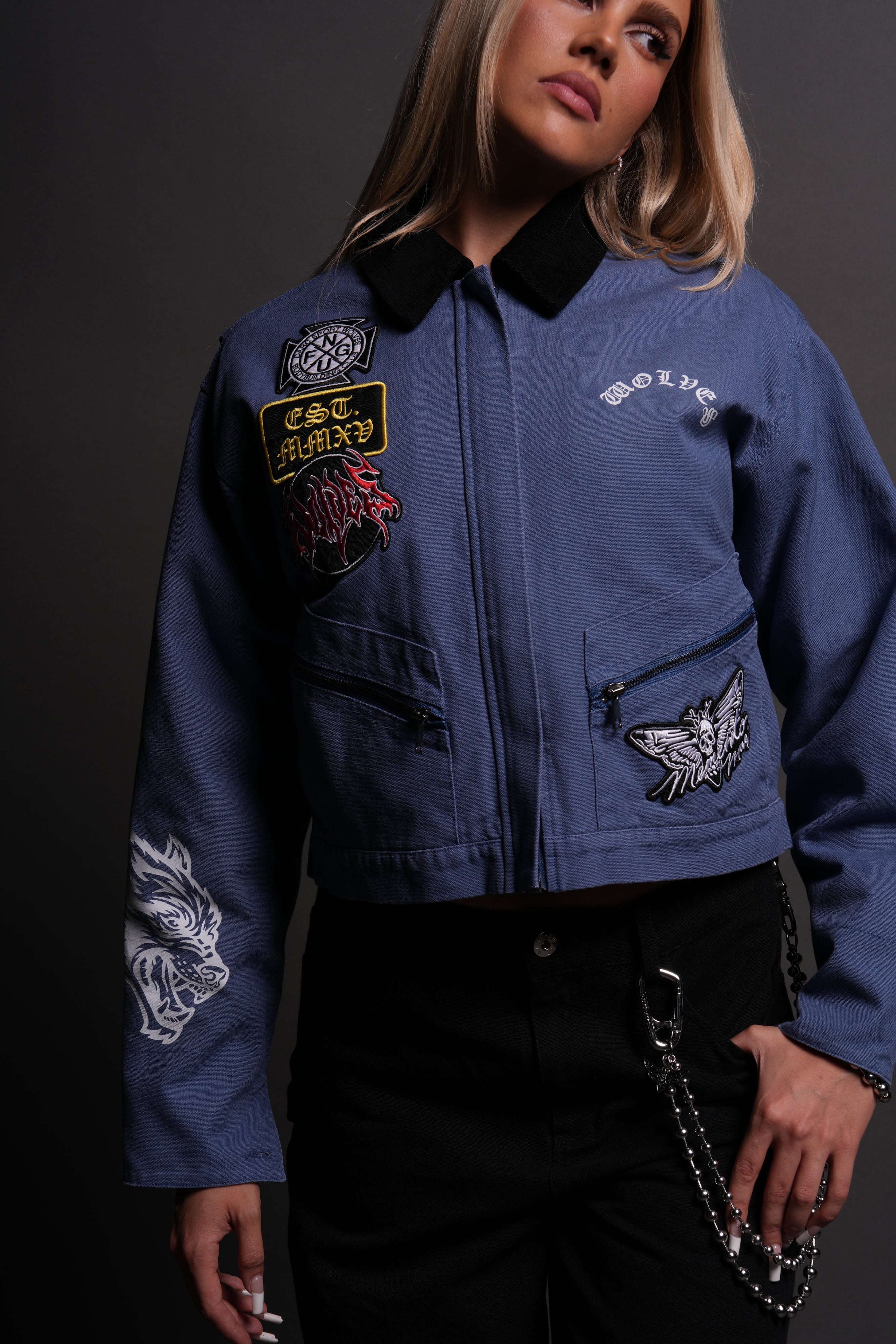 Her Grit Wayland Cropped Jacket in Denim — imagem 5