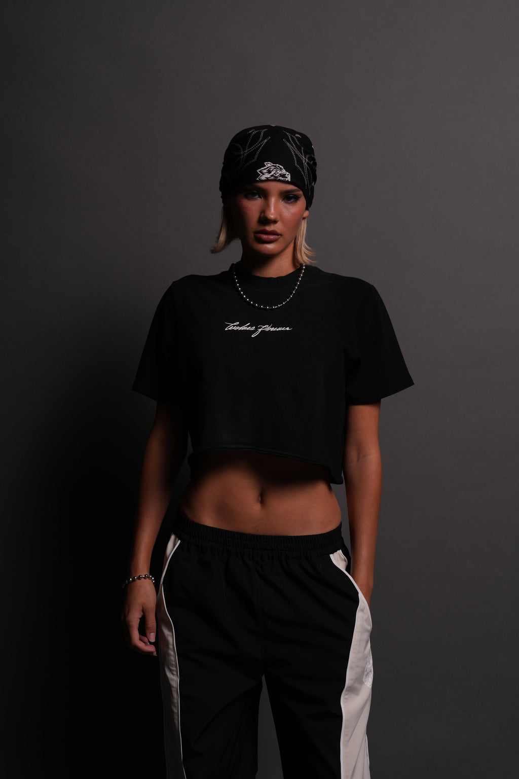 Our Script "Premium" (Cropped) Tee in Black Spine Sun Fade — imagem 10