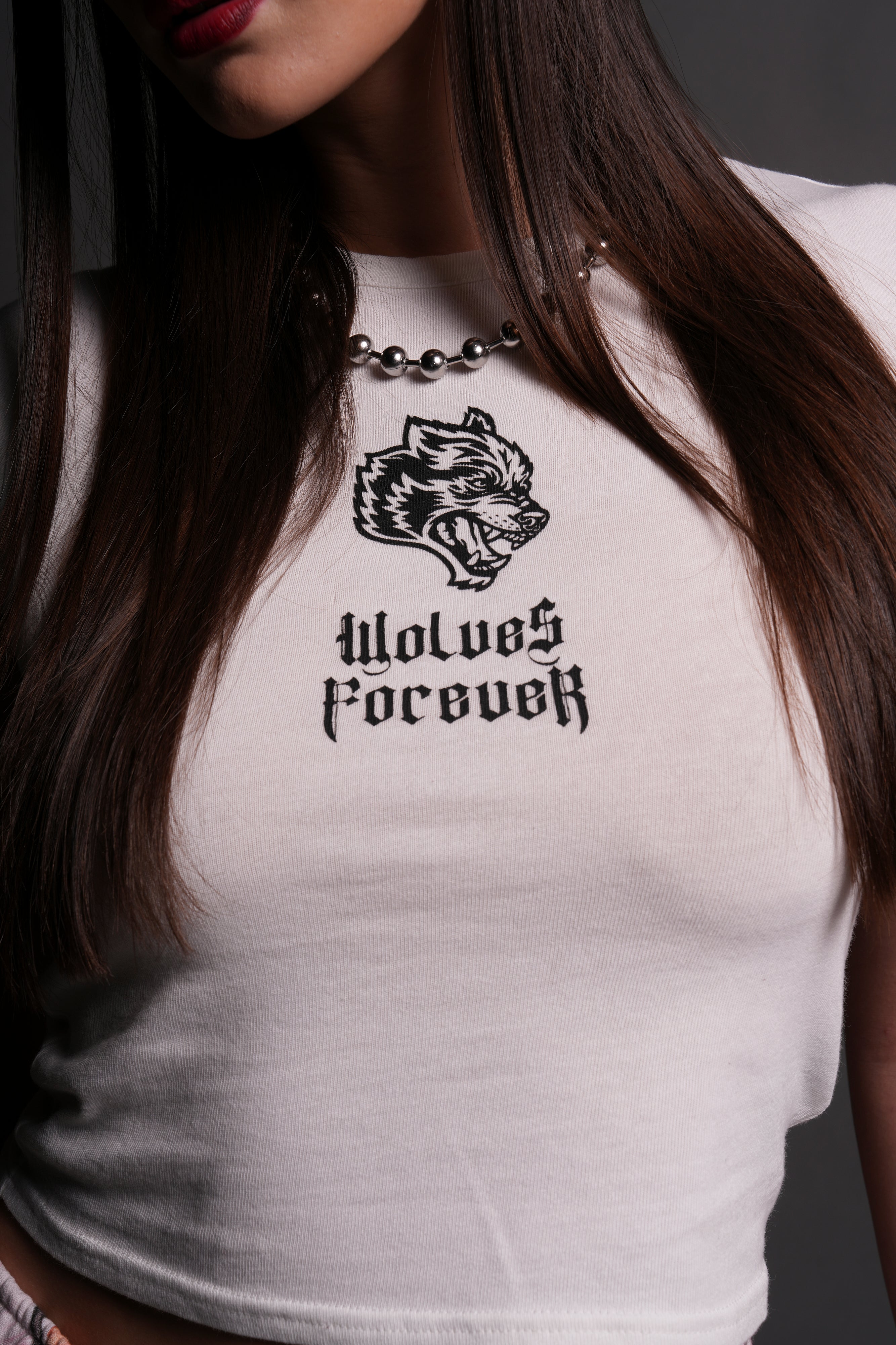 Wolves Are Forever "Baby" Tee in Cream — imagem 7