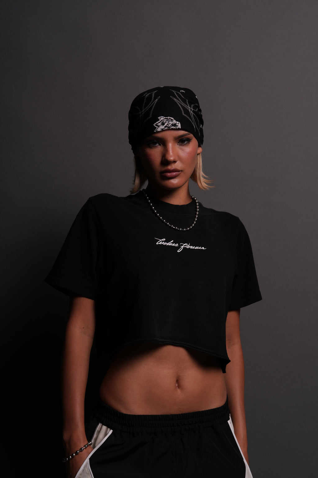 Our Script "Premium" (Cropped) Tee in Black Spine Sun Fade — imagem 1