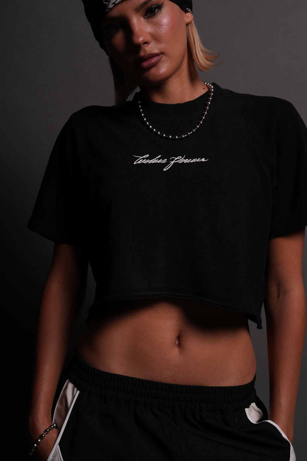 Our Script "Premium" (Cropped) Tee in Black Spine Sun Fade — imagem 5