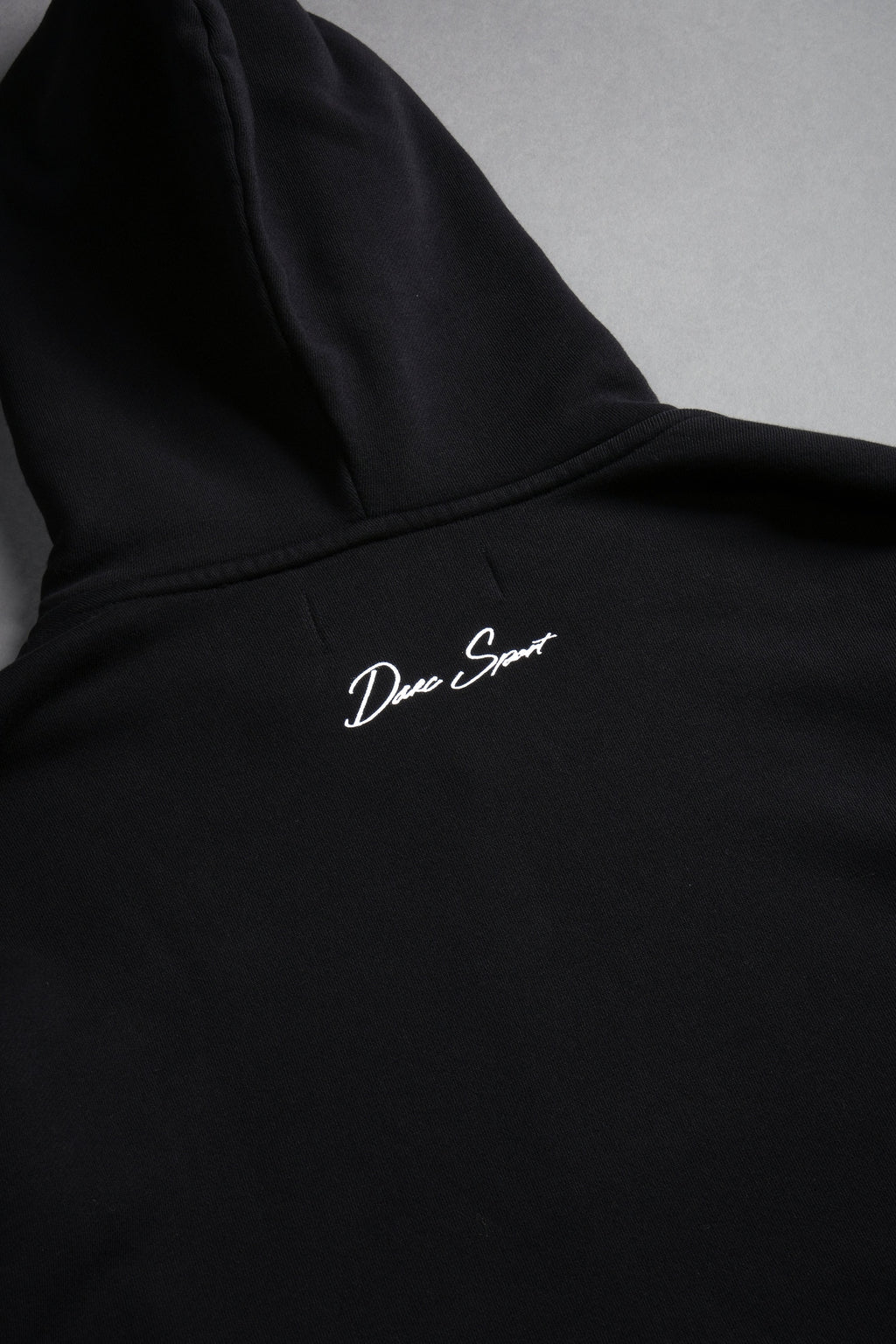 Everlasting Moth "Dempsey" (Cropped) Hoodie in Black — imagem 9