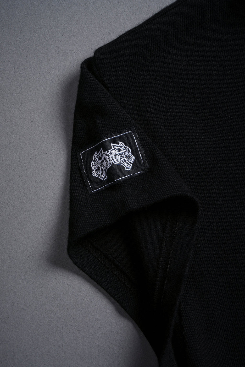 Wolves Forever Baby Tee in Black — imagem 6