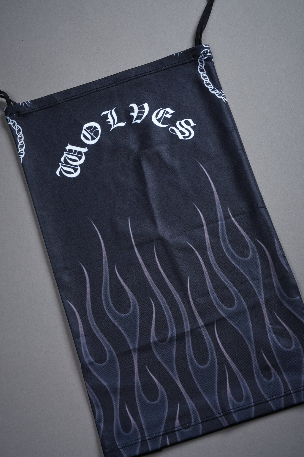 Oni Fire Neck Gaiter in Black — imagem 6