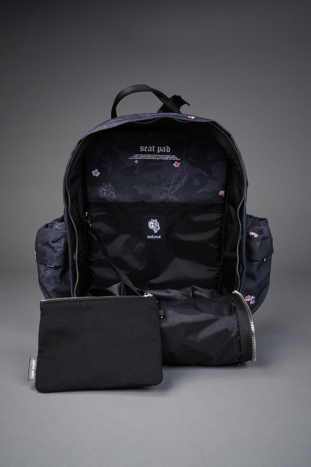 Wolves All Day Backpack in Warrior in a Garden Black Camo — imagem 6