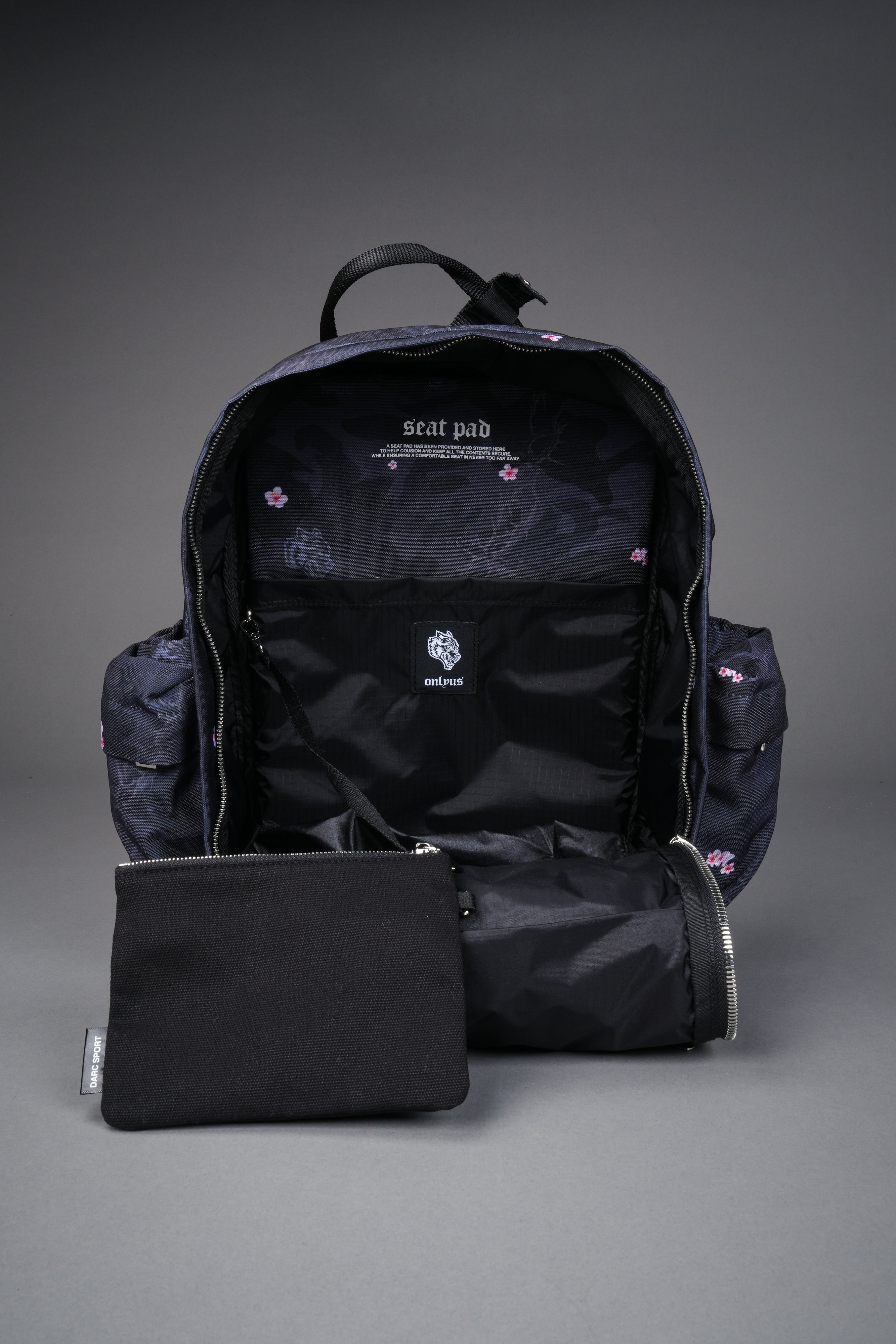Wolves All Day Backpack in Warrior in a Garden Black Camo — imagem 6