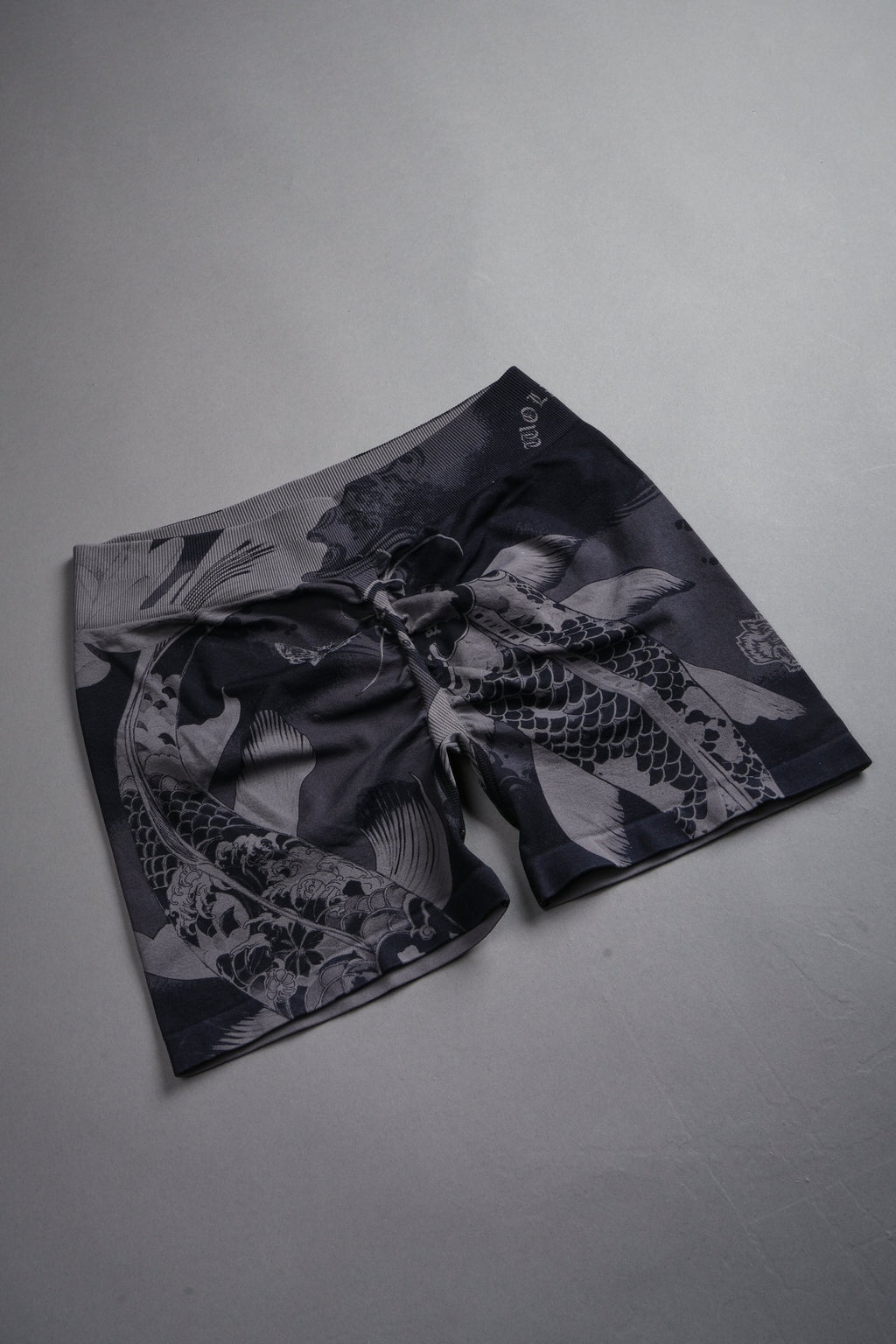 Darc Koi Harlow Soft Seamless Shorts in Serenity Black — imagem 5