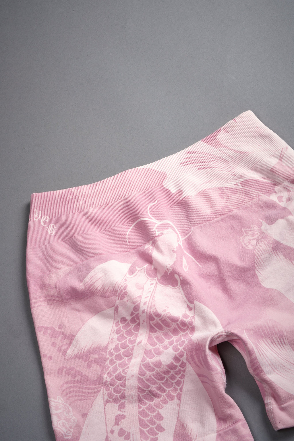 Darc Koi Harlow Soft Seamless Shorts in Serenity Pink — imagem 6