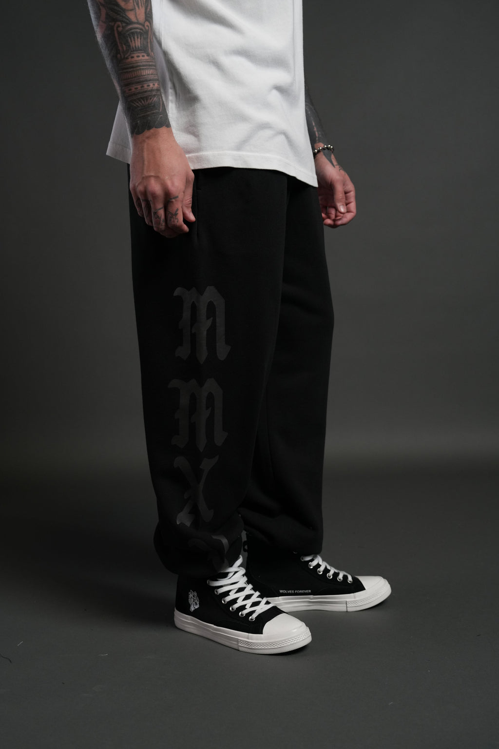 Stone Code Lightweight Lounger Sweat Pants in Black — imagem 5