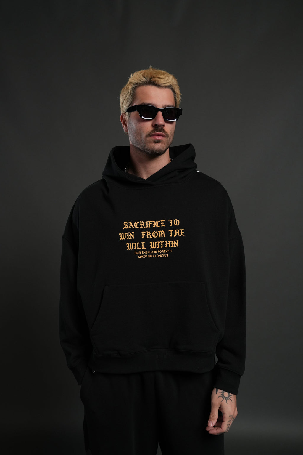 The Will Within Grunge "Gage Box Cut" Hoodie in Black — imagem 2