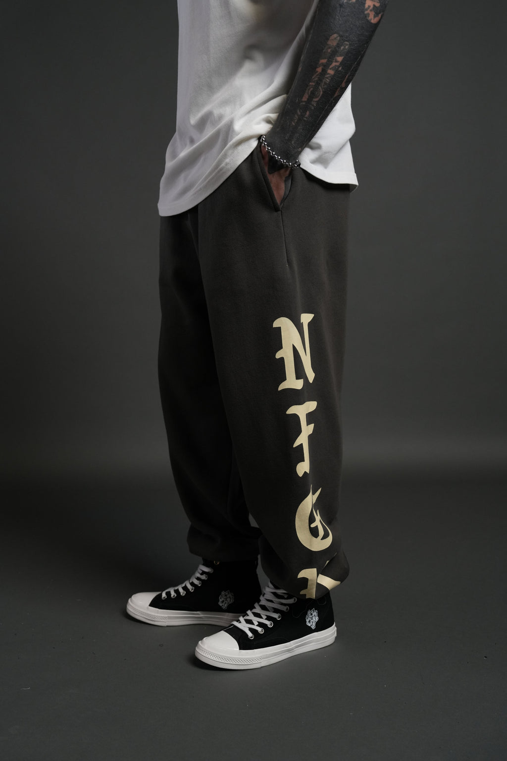 Stone Code Lightweight Lounger Sweat Pants in Wolf Gray — imagem 4
