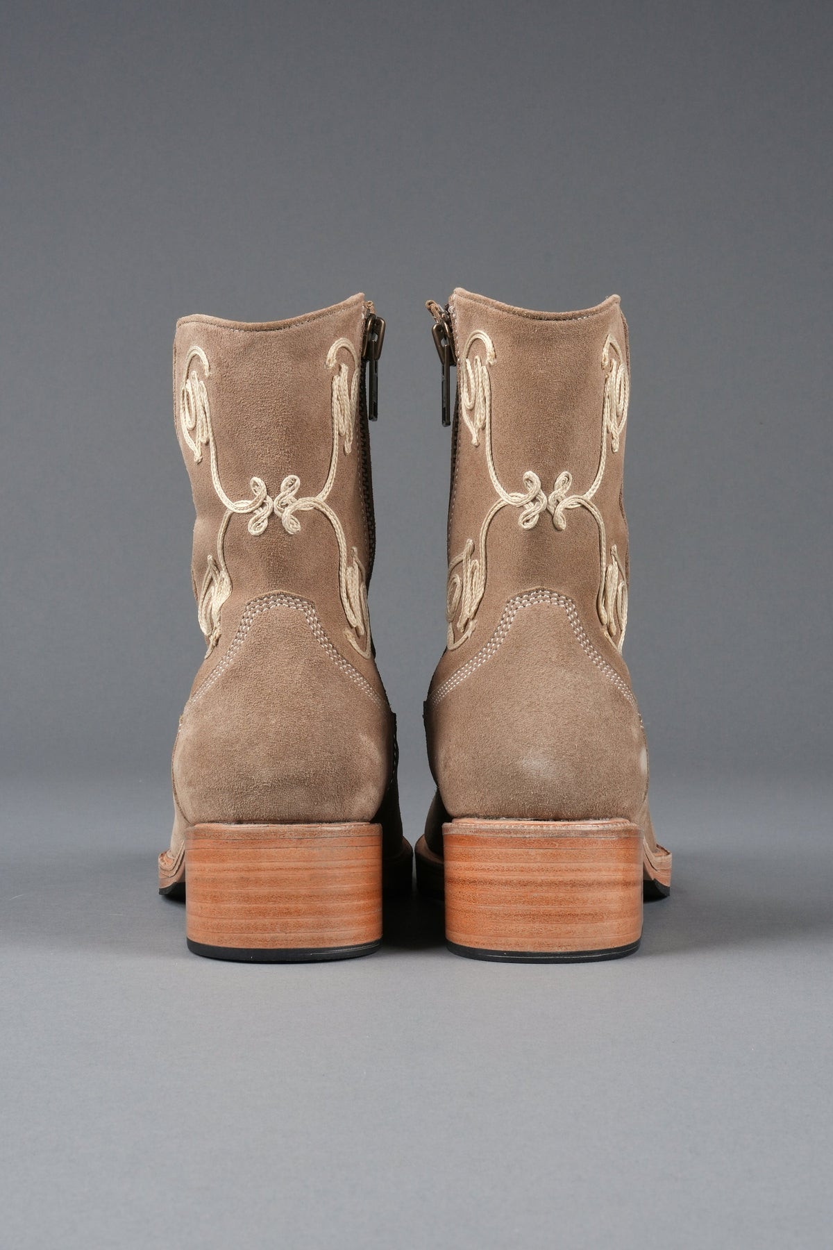 Lunger Boot in Tan - imagem 4