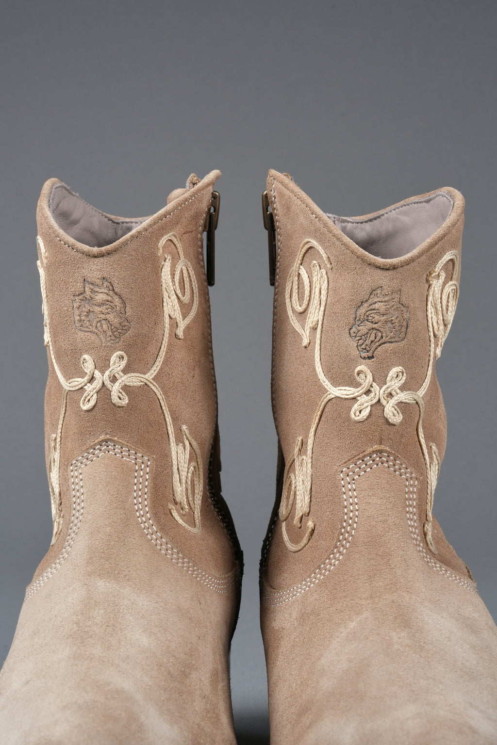 Lunger Boot in Tan - imagem 5