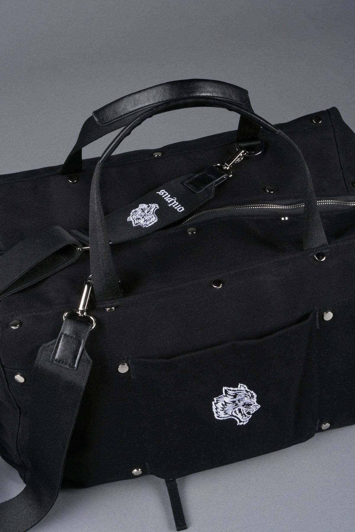 Our Mantra Weekender Bag in Black - imagem 3
