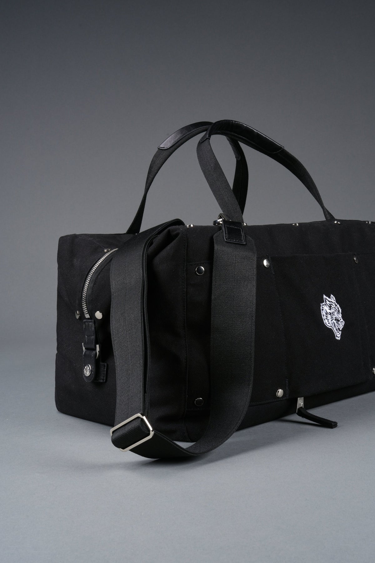 Our Mantra Weekender Bag in Black - imagem 4