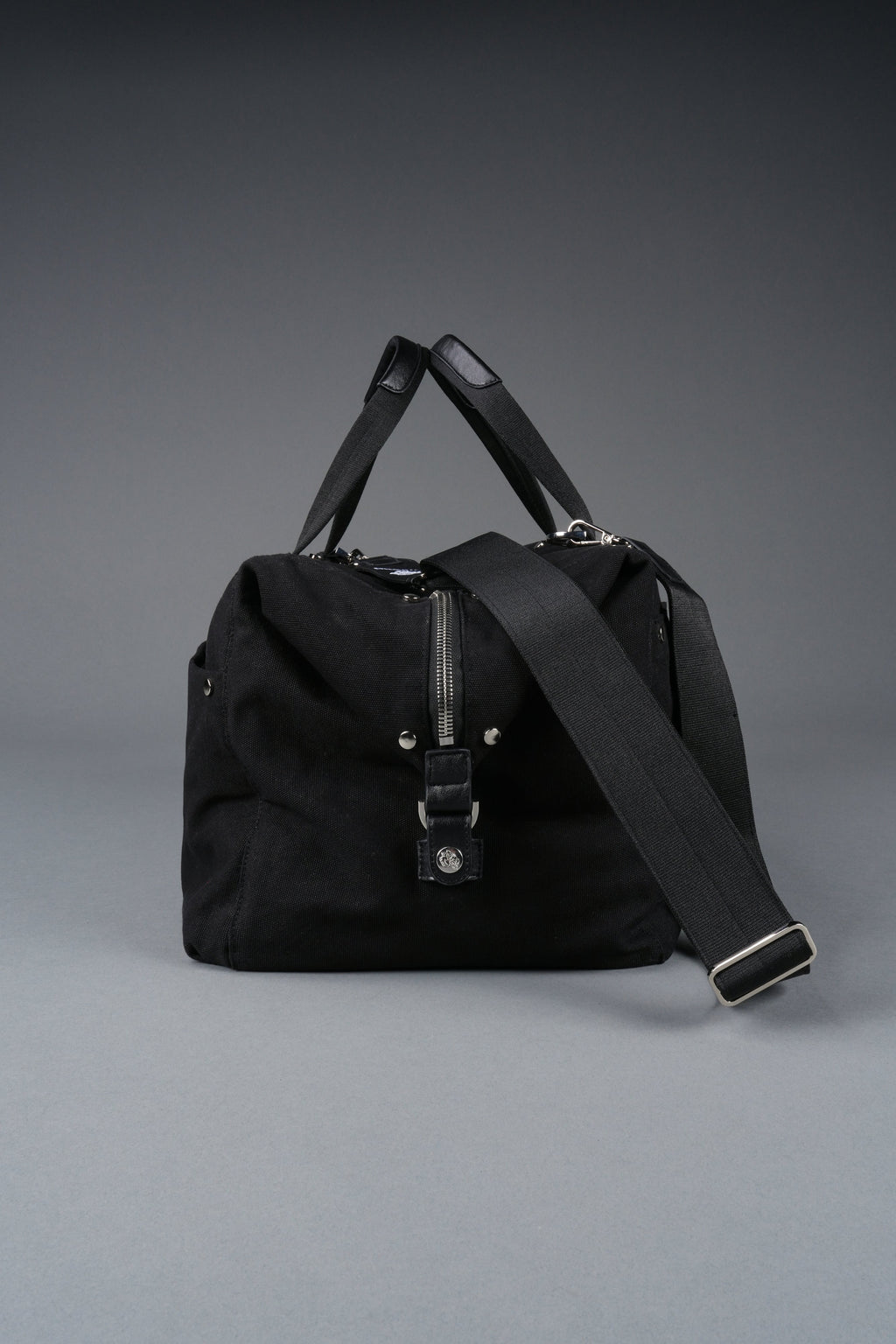 Our Mantra Weekender Bag in Black - imagem 5