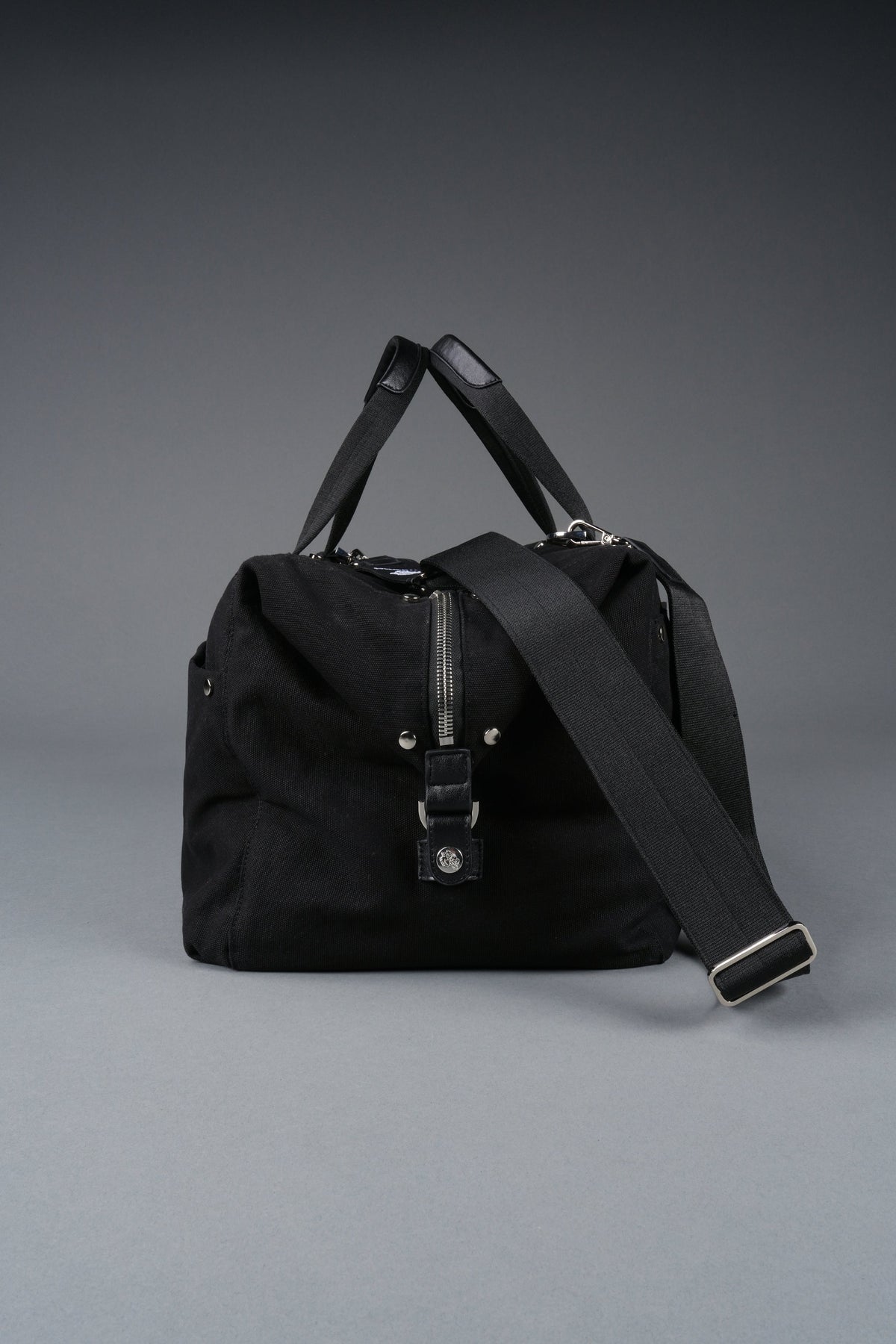 Our Mantra Weekender Bag in Black - imagem 5