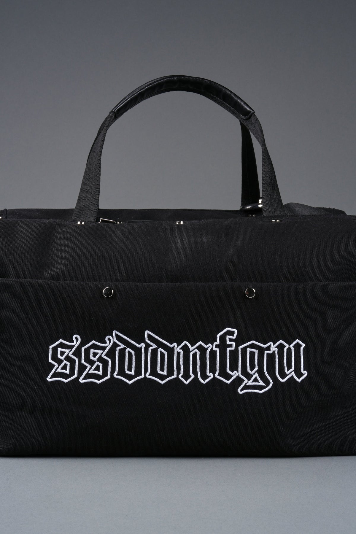 Our Mantra Weekender Bag in Black - imagem 6
