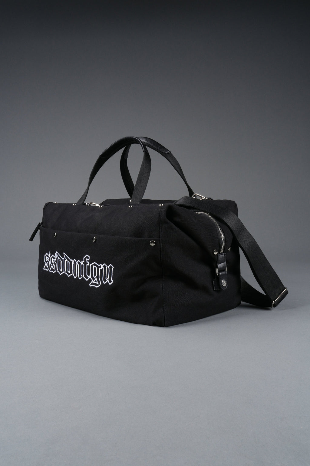Our Mantra Weekender Bag in Black - imagem 7