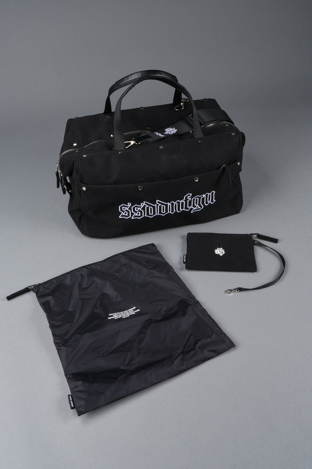 Our Mantra Weekender Bag in Black - imagem 8