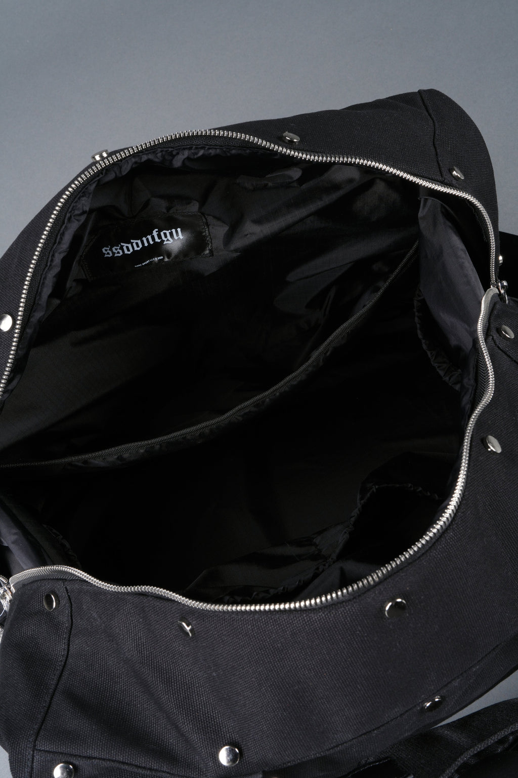 Our Mantra Weekender Bag in Black - imagem 11