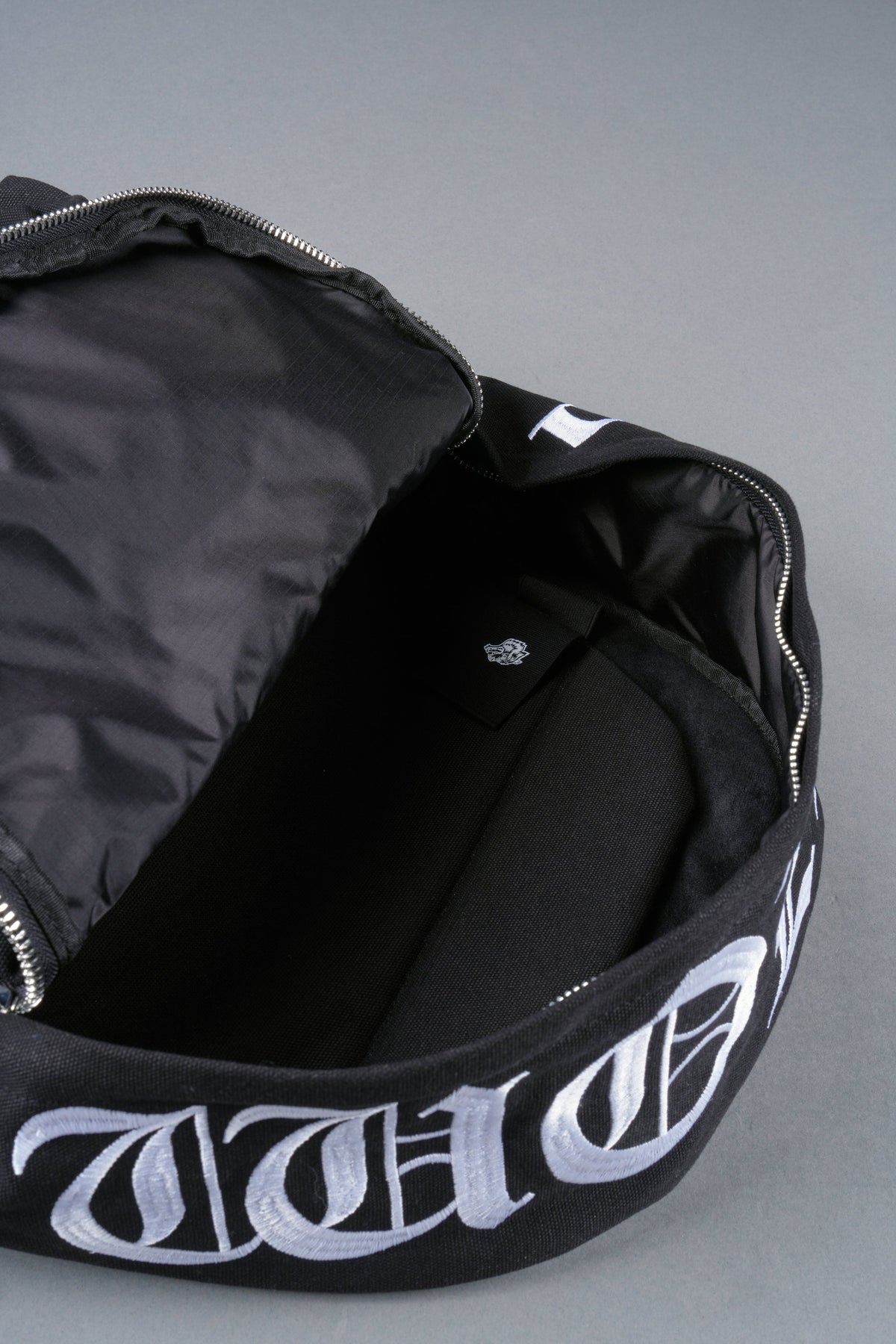Wolves Chopper Everyday Backpack in Black - imagem 7