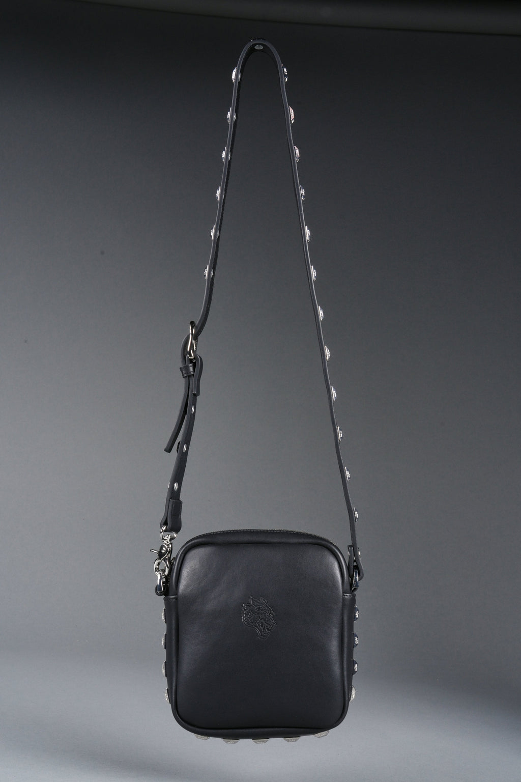 Wolves OnlyUs Slim Leather Side Bag in Black - imagem 4