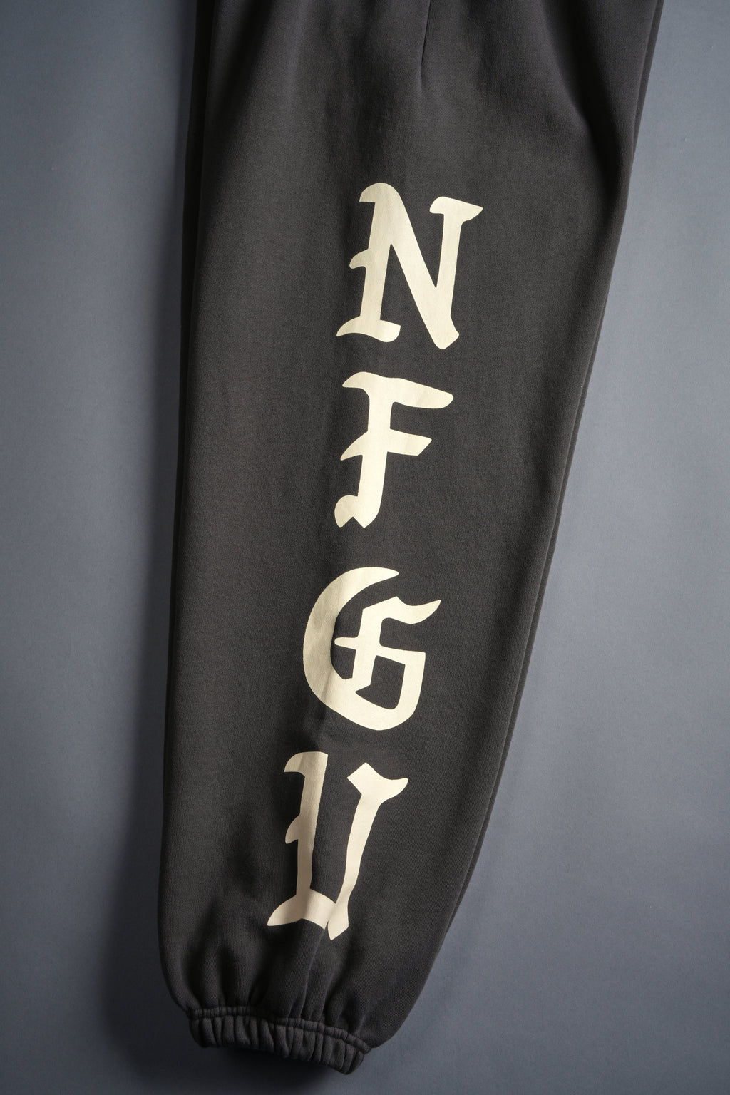 Stone Code Lightweight Lounger Sweat Pants in Wolf Gray — imagem 12