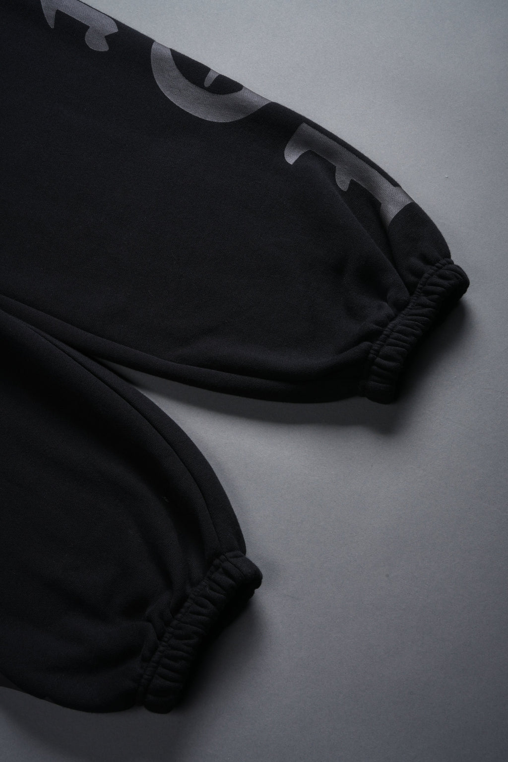 Stone Code Lightweight Lounger Sweat Pants in Black — imagem 7