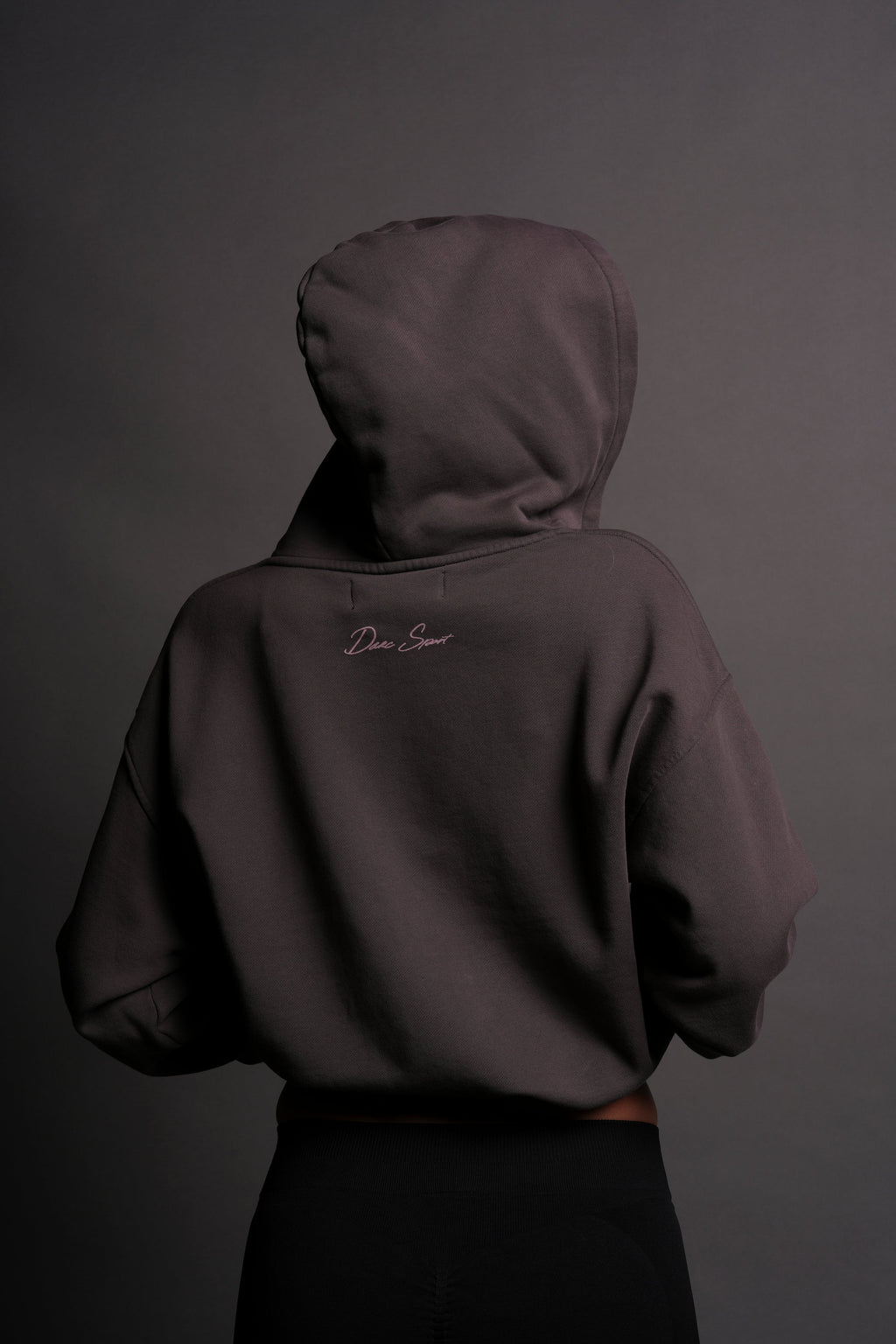 Everlasting Moth "Dempsey" (Cropped) Hoodie in Wolf Gray — imagem 2
