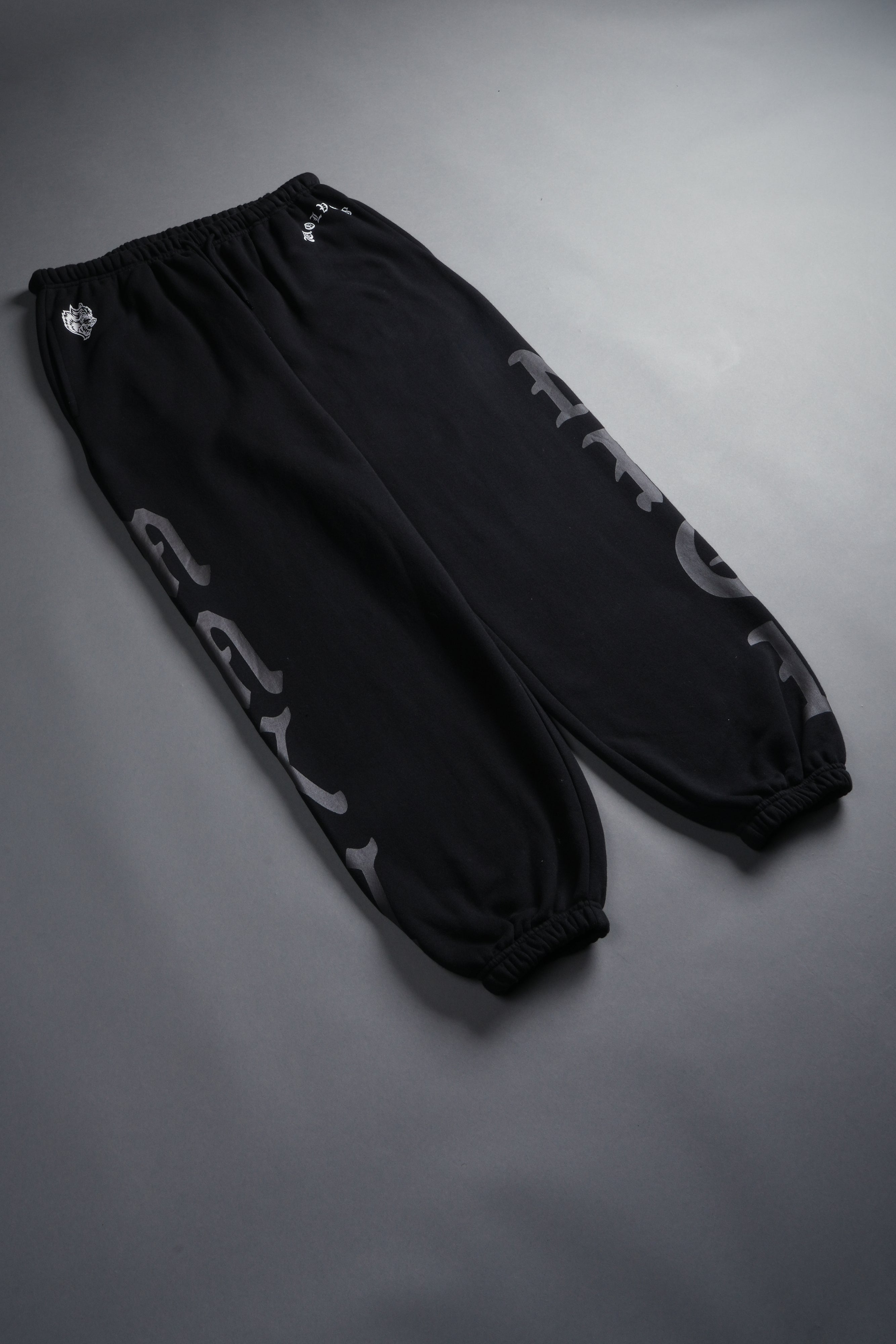 Stone Code Lightweight Lounger Sweat Pants in Black — imagem 6