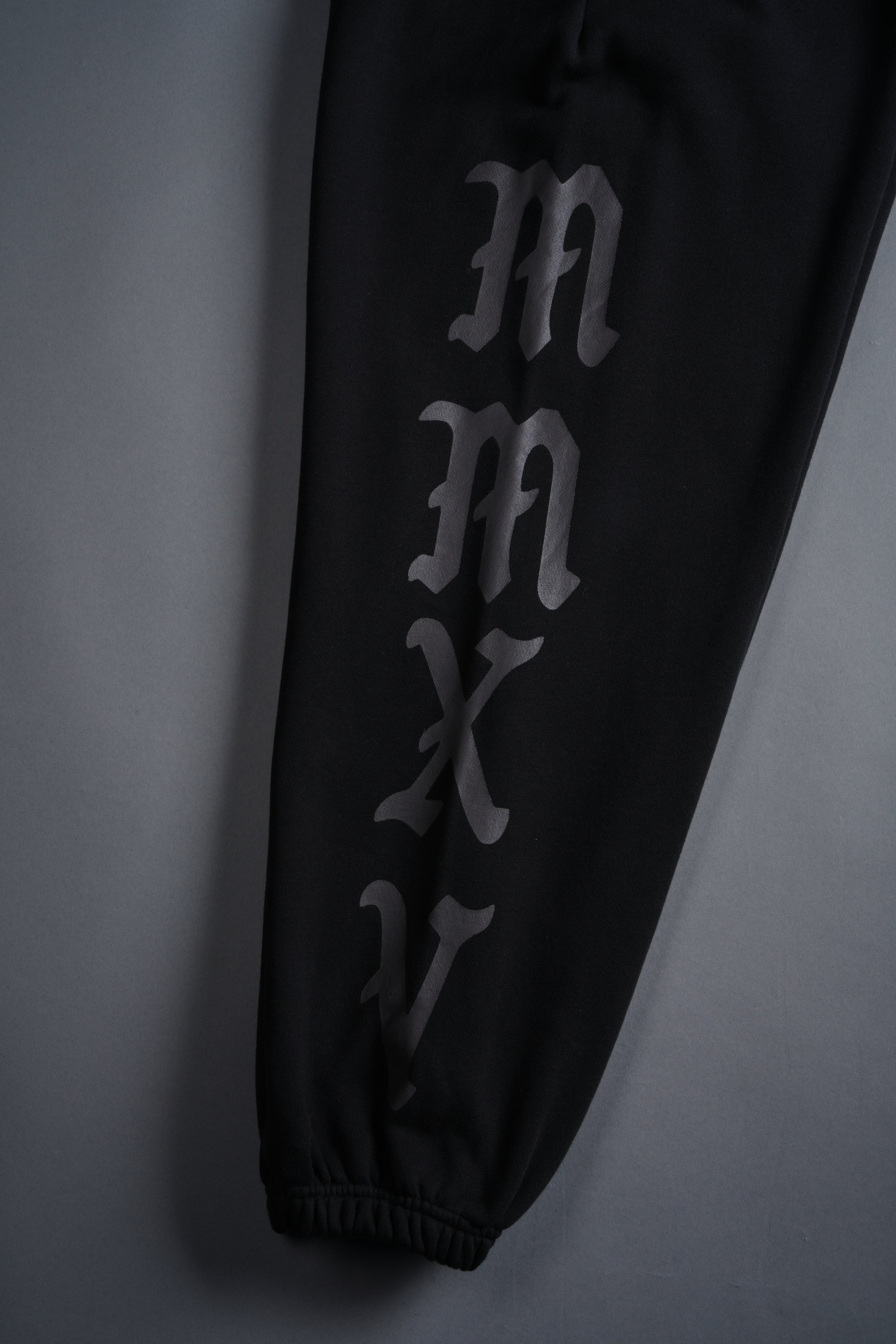 Stone Code Lightweight Lounger Sweat Pants in Black — imagem 13