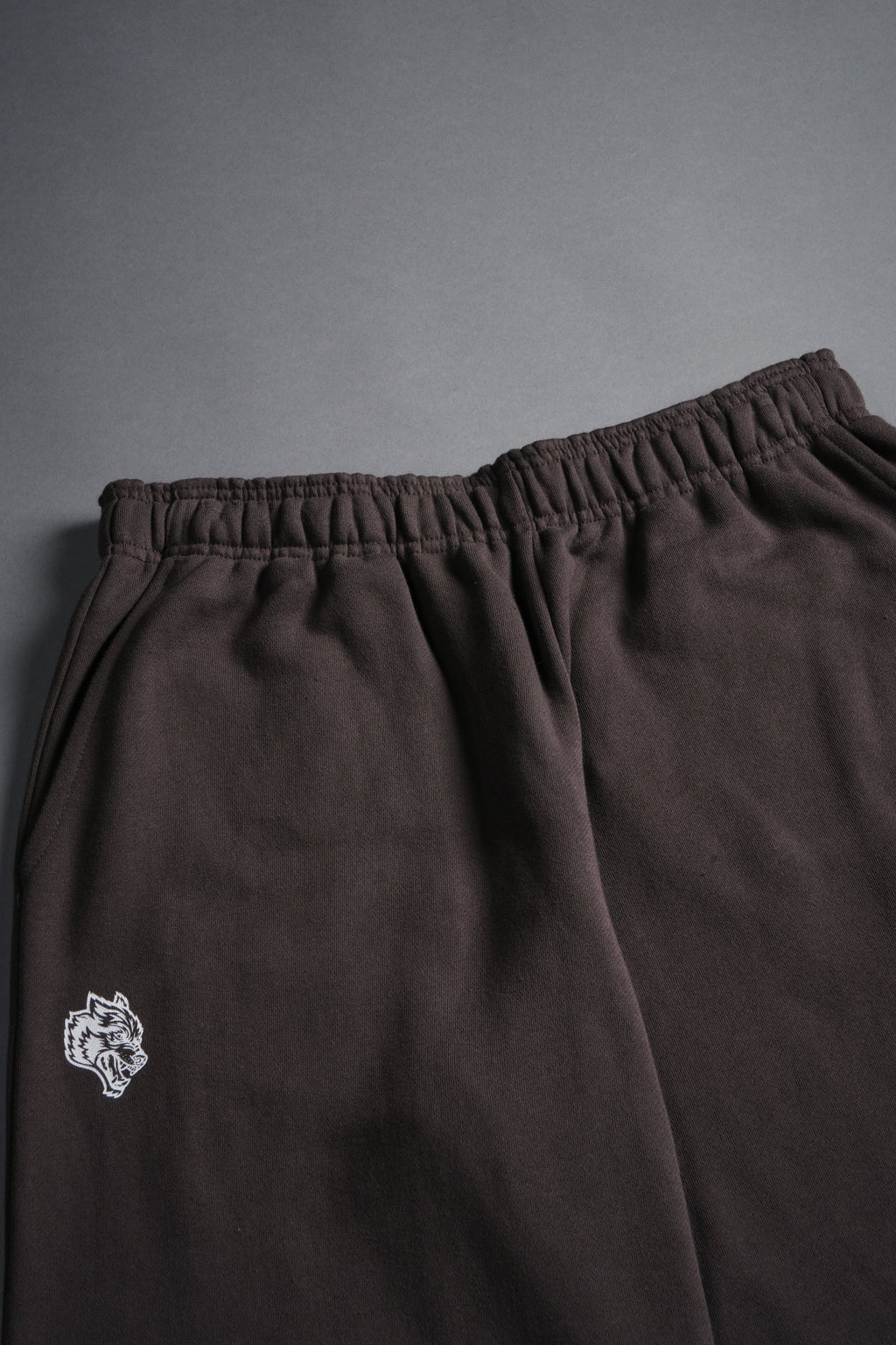 Western V2 Lennox Sweat Pants in Darc Brown — imagem 7